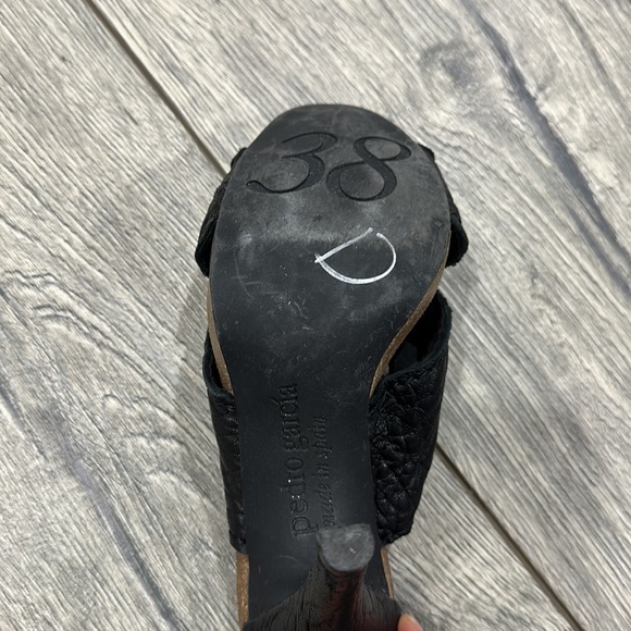 • Pedro Garcia • Open Toe Pebbled Leather Black Heels Criss Cross 38 Women’s - Picture 5 of 5